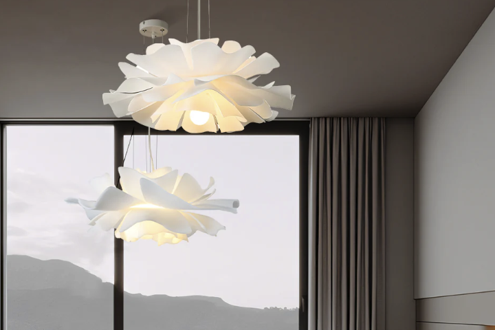 Schöner nordischer weißer Lotus-Kronleuchter für Schlafzimmer