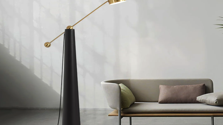 Die Eleganz des Metronome Floor Lamp: Ein zeitloses Designhighlight