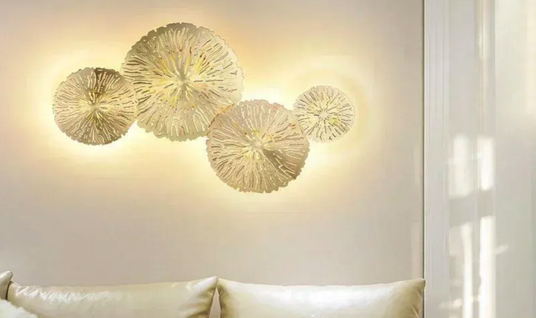 Die luxuriöse Messing-Lotusblatt-Wandleuchte