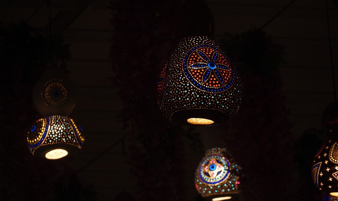 Keramische Nachttischlampen mit USB-Ladestation