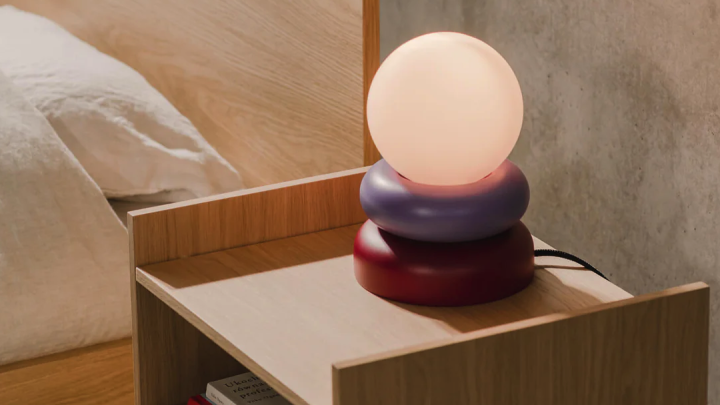 Sanftes Stimmungslicht: Opalglas-Tischlampe für das Schlafzimmer